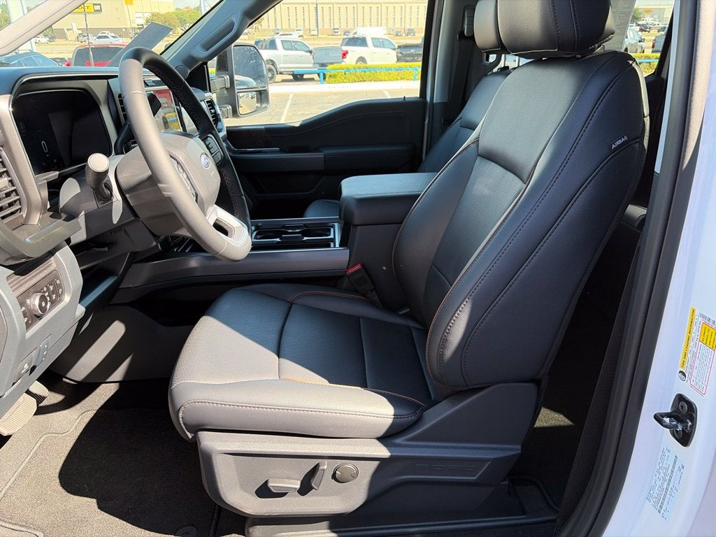 2027 Ford Super Duty F-350SD Lariat DRW