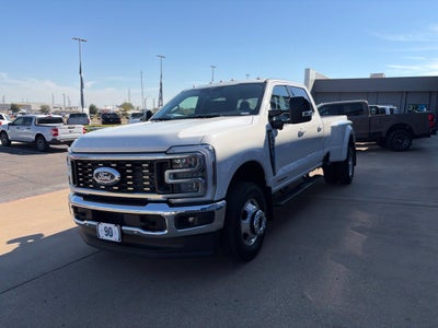 2027 Ford Super Duty F-350SD Lariat DRW
