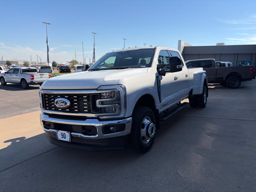 2027 Ford Super Duty F-350SD Lariat DRW