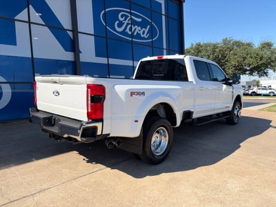 2027 Ford Super Duty F-350SD Lariat DRW