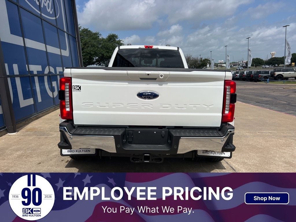 2026 Ford Super Duty F-350SD Lariat DRW