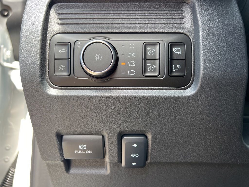 2026 Ford Super Duty F-350SD Lariat DRW