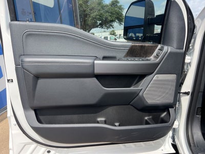 2026 Ford Super Duty F-350SD Lariat DRW