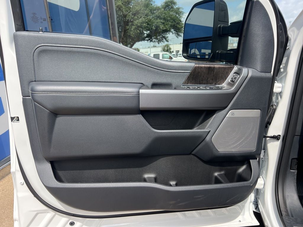 2026 Ford Super Duty F-350SD Lariat DRW