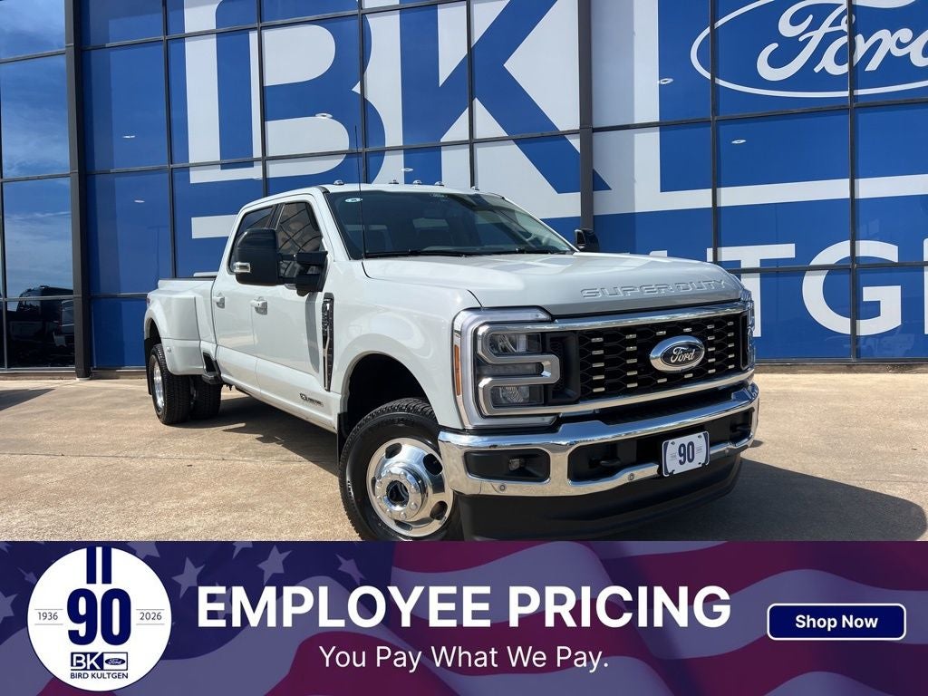 2026 Ford Super Duty F-350SD Lariat DRW