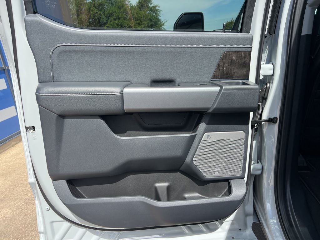 2026 Ford Super Duty F-350SD Lariat DRW