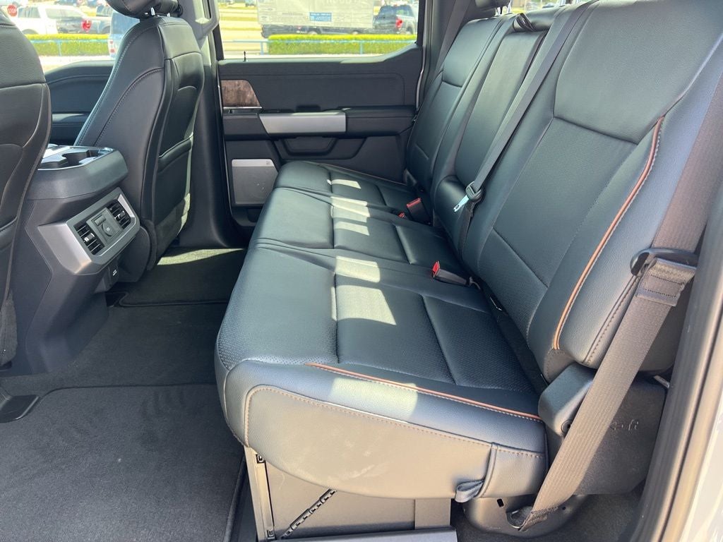 2026 Ford Super Duty F-350SD Lariat DRW