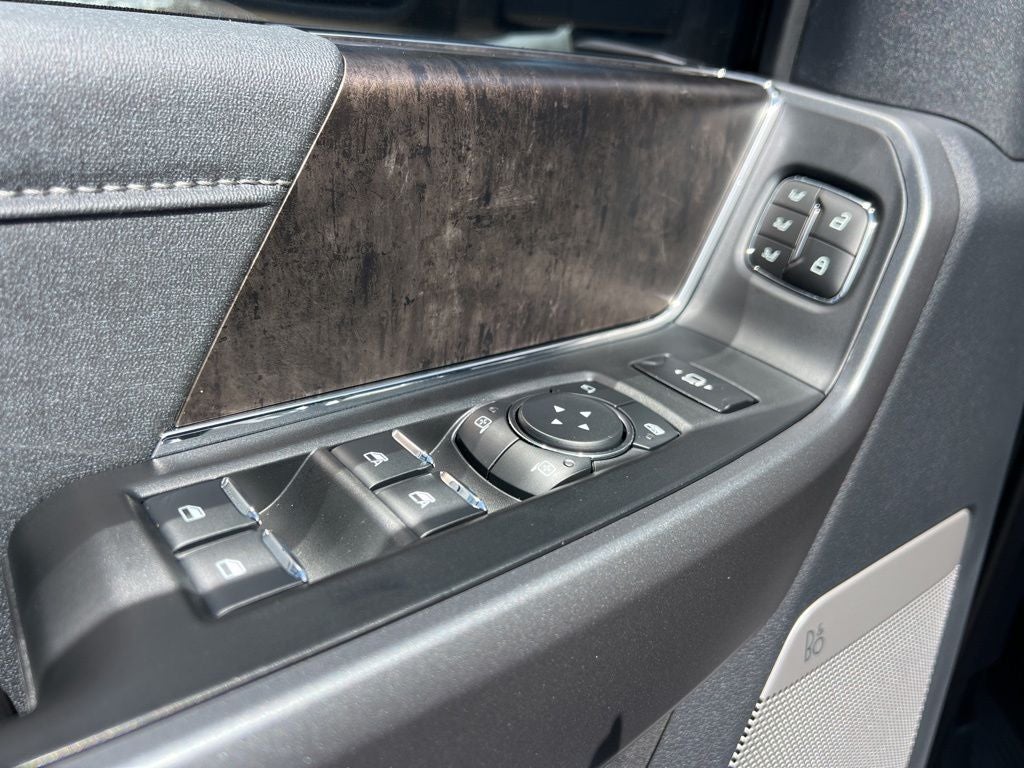 2026 Ford Super Duty F-350SD Lariat DRW