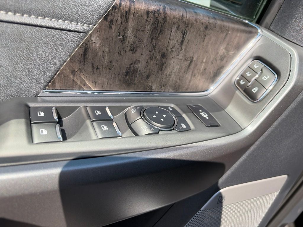 2026 Ford Super Duty F-350SD Lariat DRW