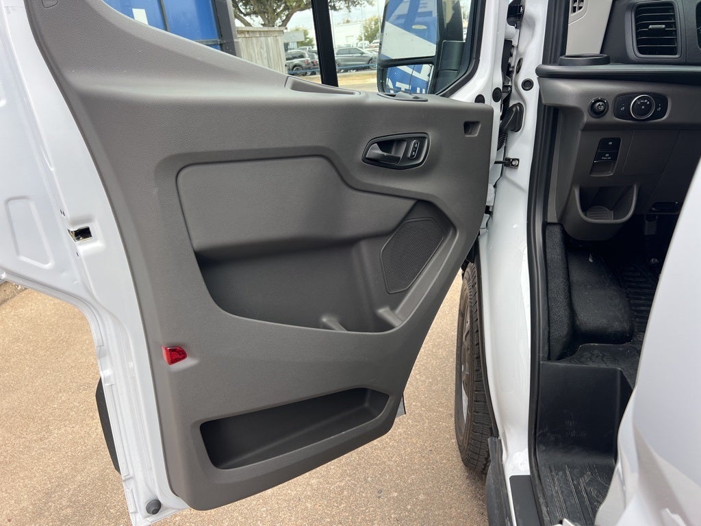 2025 Ford Transit-250 250