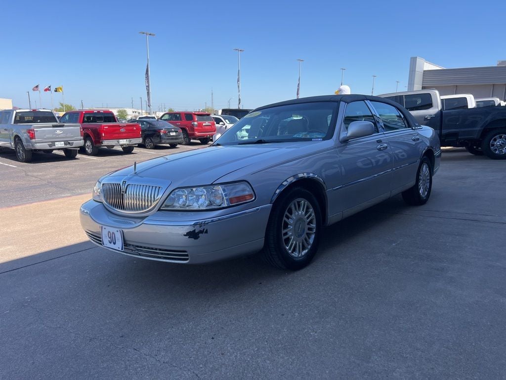 2011 Lincoln Town Car Signature Limited