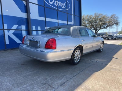 2011 Lincoln Town Car Signature Limited