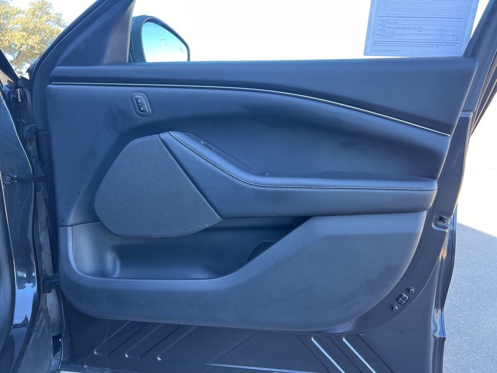 2022 Ford Mustang Mach-E Select