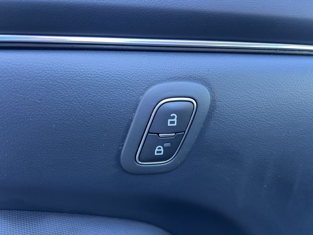 2022 Ford Mustang Mach-E Select