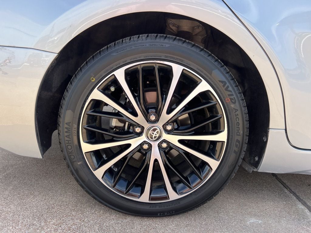 2020 Toyota Camry Hybrid SE