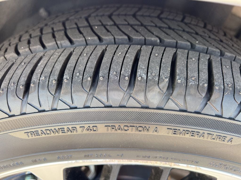 2020 Toyota Camry Hybrid SE