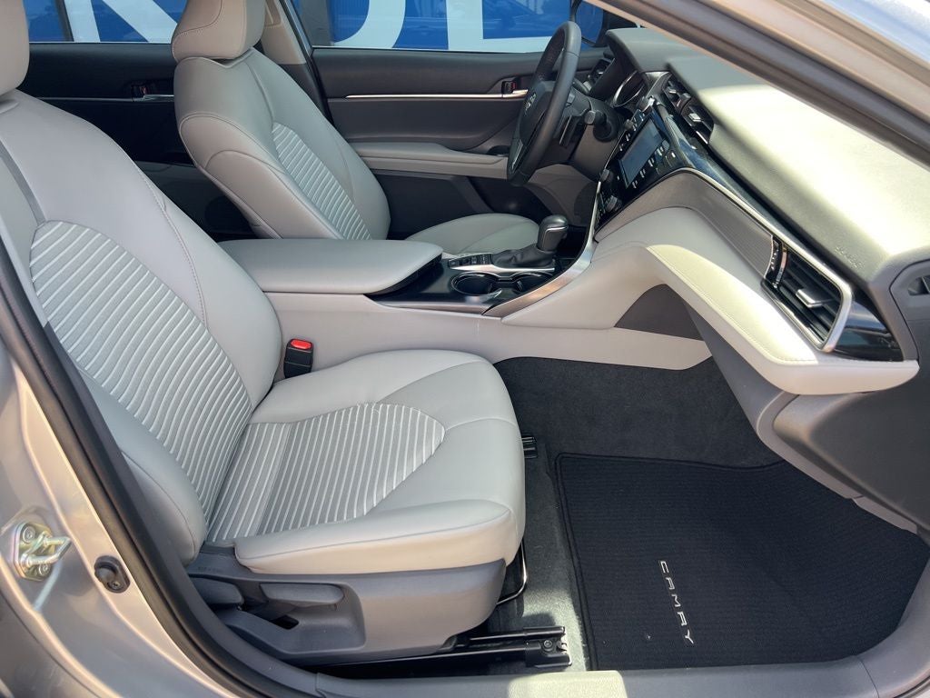 2020 Toyota Camry Hybrid SE