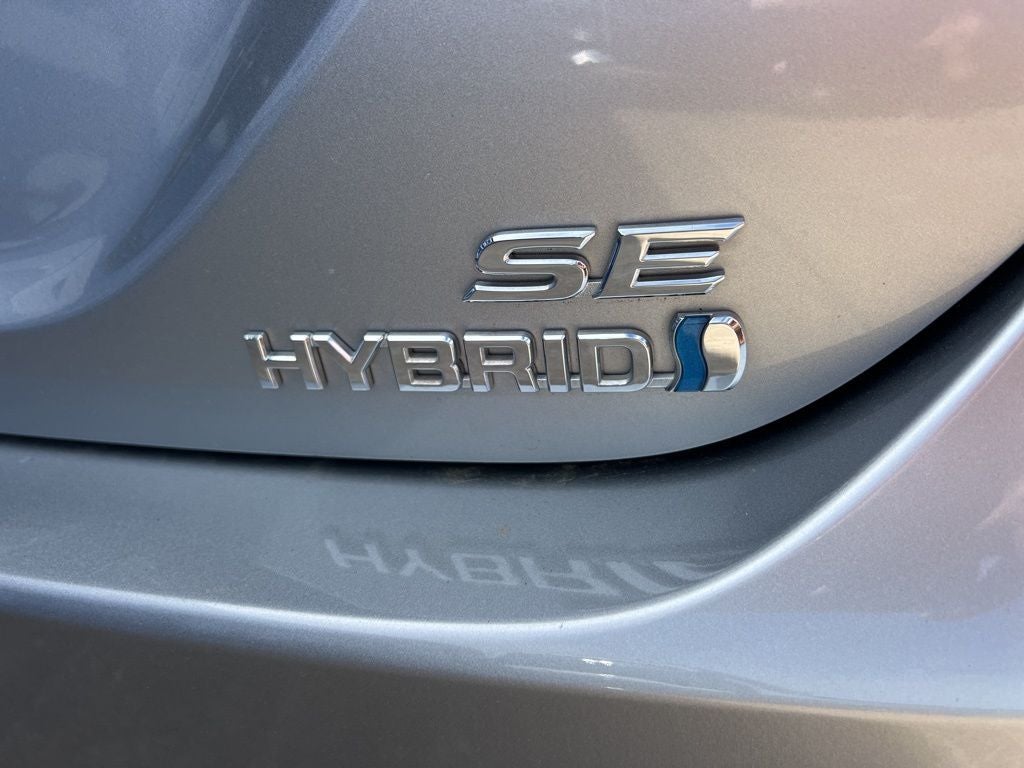 2020 Toyota Camry Hybrid SE