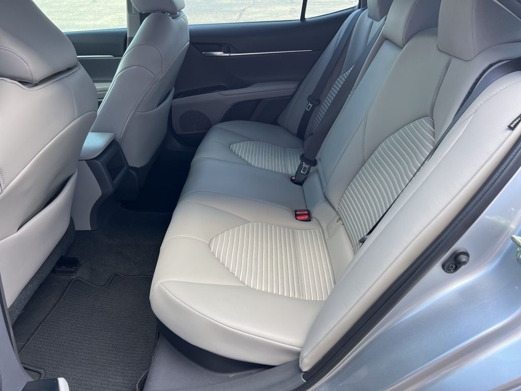 2020 Toyota Camry Hybrid SE