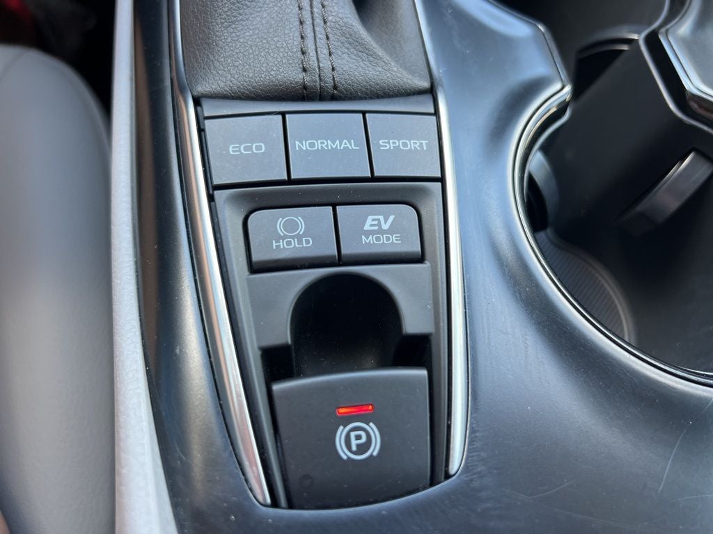 2020 Toyota Camry Hybrid SE