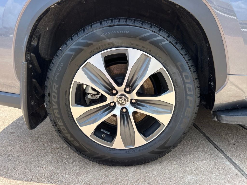 2023 Toyota Highlander XLE