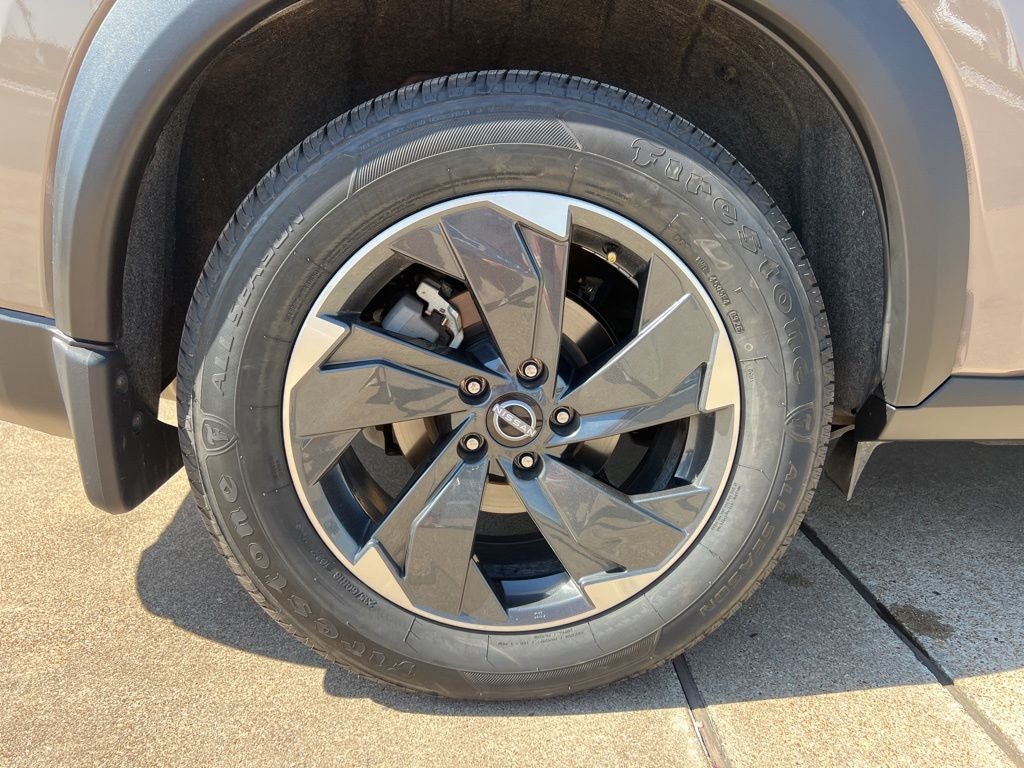2025 Nissan Rogue SV