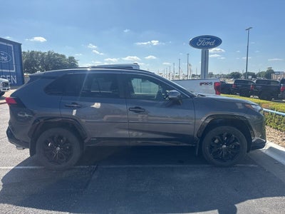 2022 Toyota RAV4 Hybrid SE