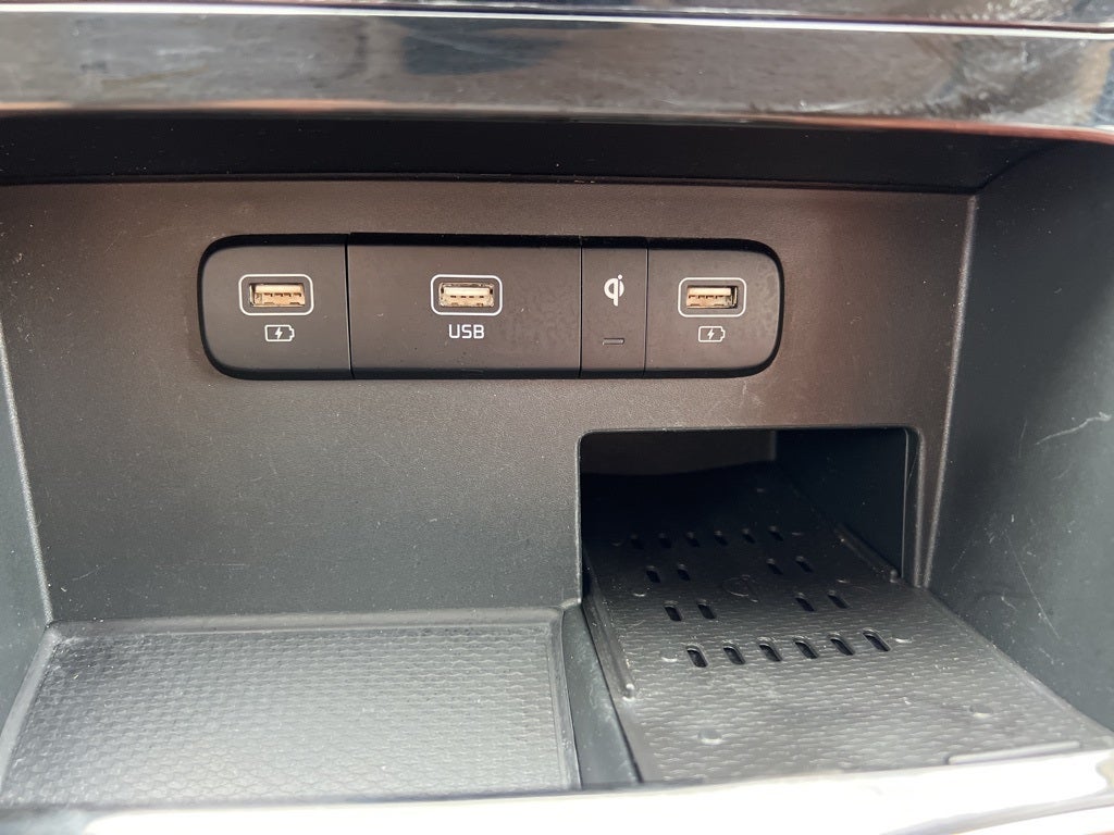 2022 Kia Carnival SX