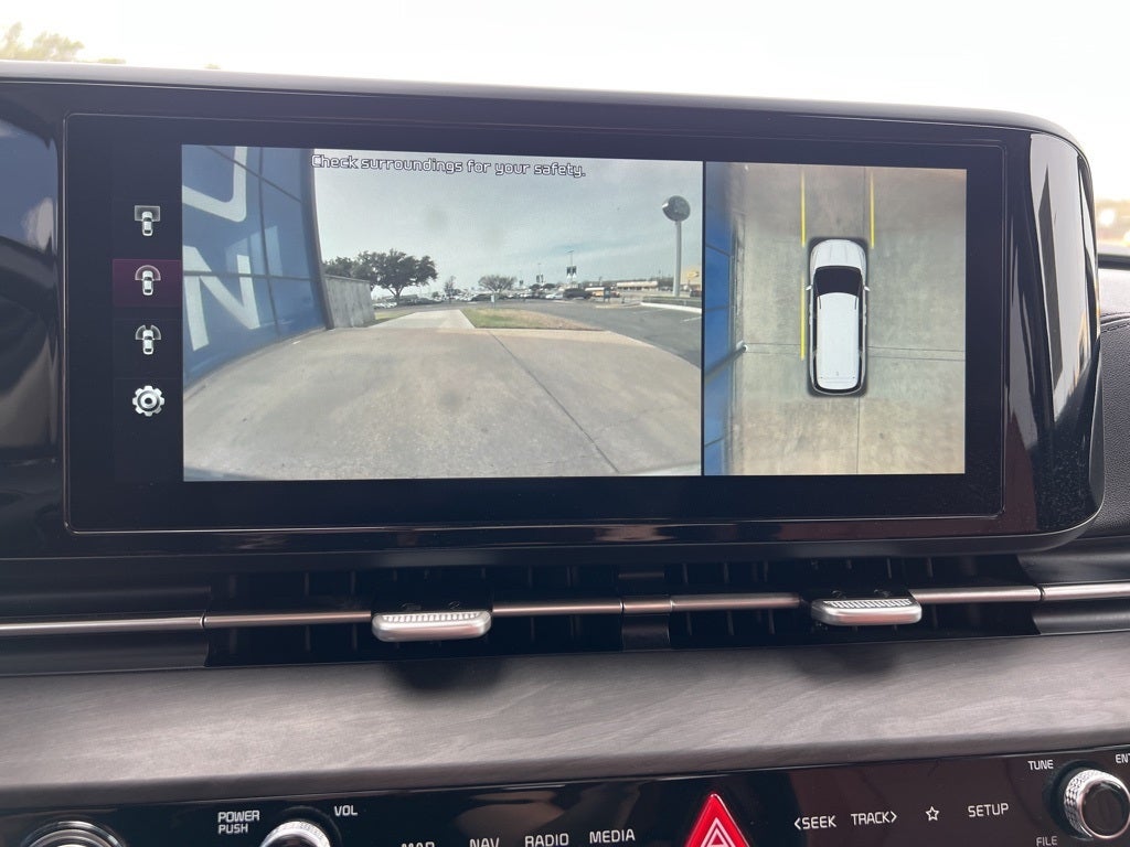 2022 Kia Carnival SX