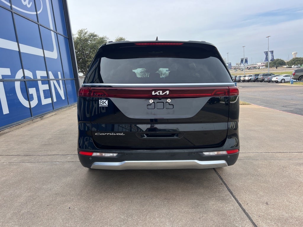 2022 Kia Carnival SX