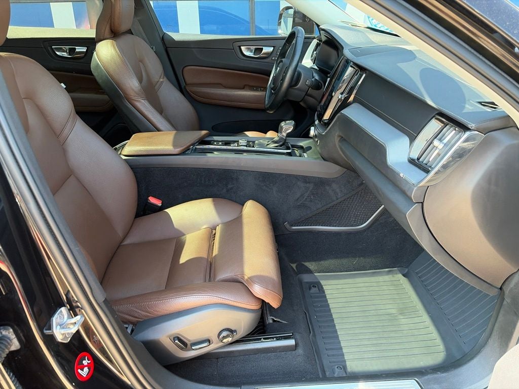 2019 Volvo XC60 T5 Inscription