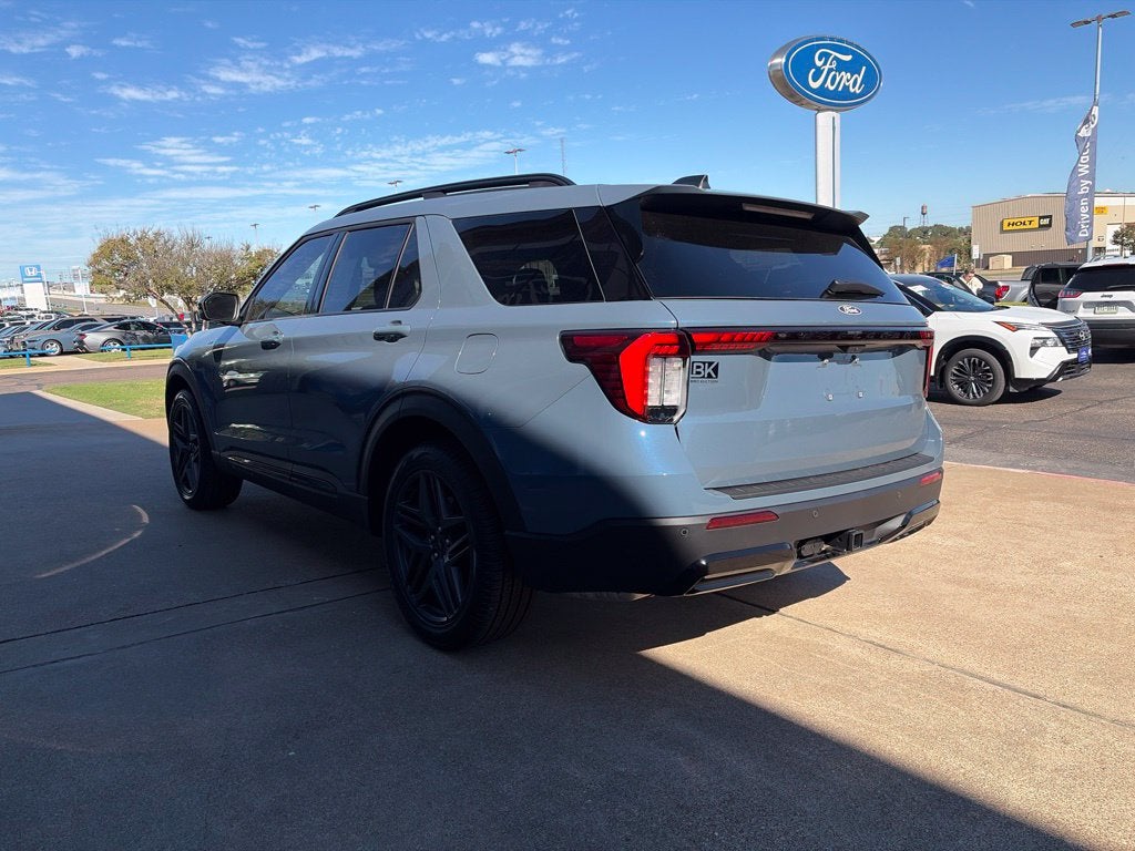 2027 Ford Explorer ST-Line