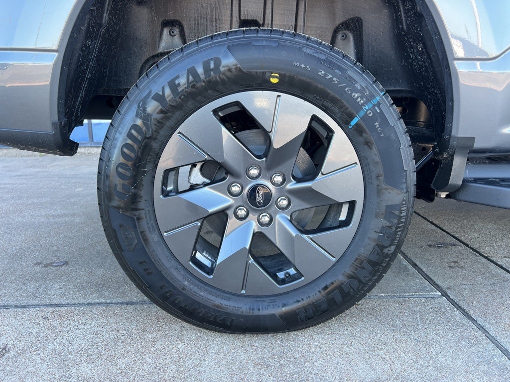 2025 Ford F-150 Lightning Flash